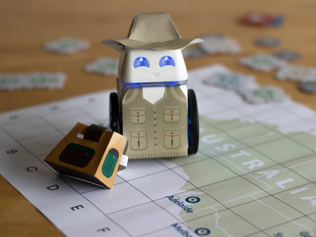 KUBO robot travelling the world map