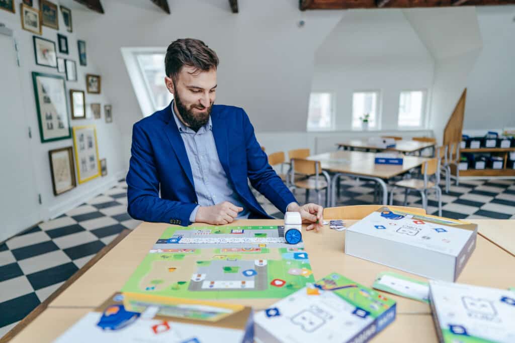 A teacher exploring the KUBO Coding Starter Set